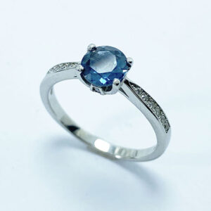 anillo punto blanco
